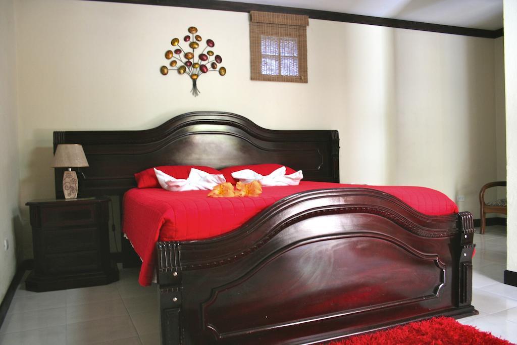 Tuanis Aparthotel Jaco Room photo